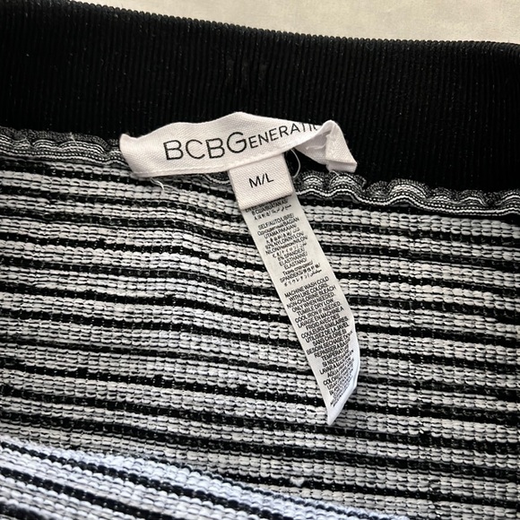 BCBGeneration Bodycon Abstract Seamless Set - Picture 12 of 16